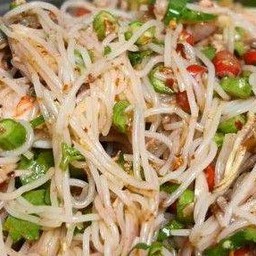 ยำขนมจีน(ใส่ปลาร้า)