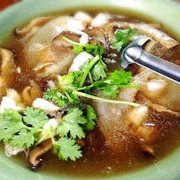 หูฉลามน้ำแดง