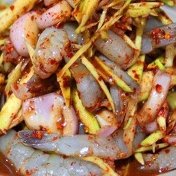 ยำมะม่วงกุ้งสด