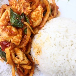 ผัดพริกแกงหน่อไม้ไก่