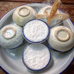 ขนมถ้วยใบเตย