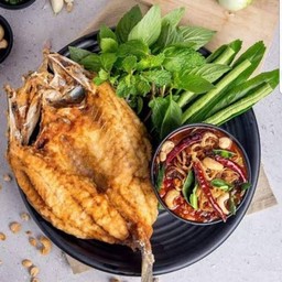 ปลากระพงราดน้ำตก