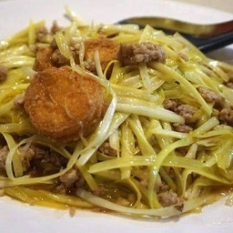 กุยช่ายขาวผัดเต้าหู้หมูสับ