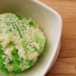 ขนมปังน้ำเขียว นมข้นหวาน