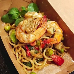 สปาเกตตี้ผัดแกงเขียวหวานกุ้ง