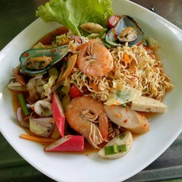 ยำมาม่าทะเล