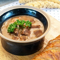 Beef Bourguignon (สตูเนื้อตุ๋นไวน์แดง)
