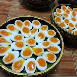 ไข่เป็ดต้ม (ยางมะตูม)