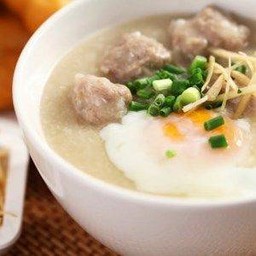 โจ๊กหมูใส่ไข่