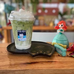 iced matcha latte