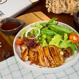 GRILLED CHICKEN SALAD
