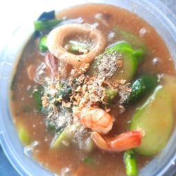 ราดหน้าทะลเส้นใหญ่