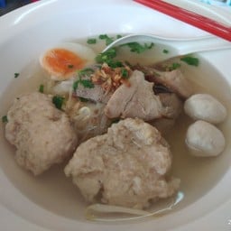 ก๋วยเตี๋ยวน้ำใส (ซุปกระดูกหมู)