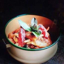 แกงแดงกะทิหน่อไม้ไก่(Red Curry with Bamboo Shoots coconut milk and Chicken)