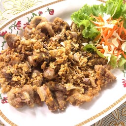 ใส้ตันทอดกระเทียม