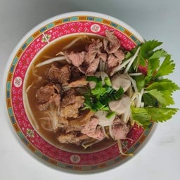 พลอยก๋วยเตี๋ยวเนื้อตุ๋น-เย็นตาโฟ