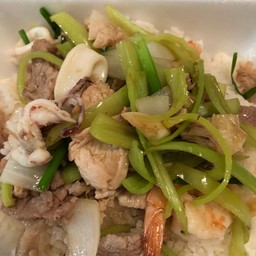 ผัดพริกหยวกรวมมิตร