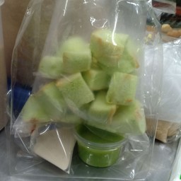 ขนมปังเขียวอบ สังขยาใบเตย