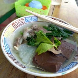 โกโด่ง ต้มเลือดหมูใบตำลึง