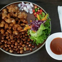 แหนมเอ็นข้อไก่
