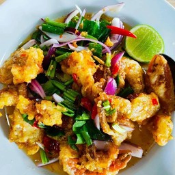 ยำปูนึ่มทอด