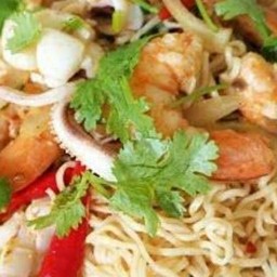 ยำมาม่าปลาหมึก