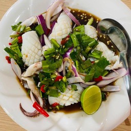 ยำปลาหมึก