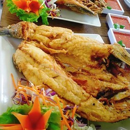 ปลากระพงทอดน้ำปลา 