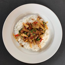 ผัดกะเพราเห็ดออรินจิหมูสับ