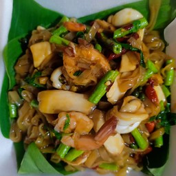 เส้นจันทร์ผัดฉ่าทะเล