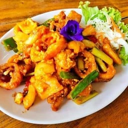 ปลาหมึกผัดไข่เค็ม