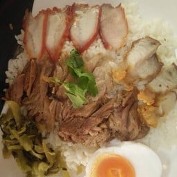 ข้าวหมูแดง-กรอบ-เนื้อ-หนัง-ไข่