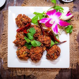 ลาบหมูทอด