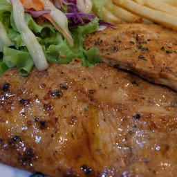 สเต็กไก่ไก่ (ไก่พริกไทยดำ)