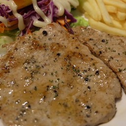 สเต็กหมูหมู (หมูพริกไทยดำ)