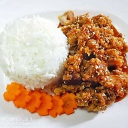ข้าวหน้าไก่ซอสเกาหลี