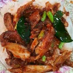 ข้าวพริกแกงไก่ย่าง