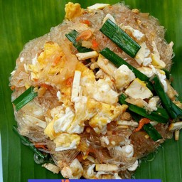 ผัดไทยวุ้นเส้นห่อไข่
