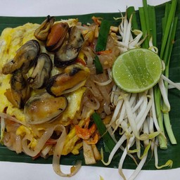 ผัดไทยหอย