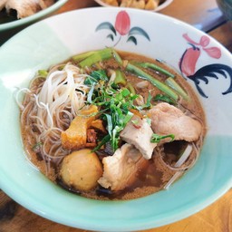 ก๋วยเตี๋ยวเรือสี่พระยา มอ.