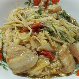 แกงอ่อมหน่อไม้หมูสับ