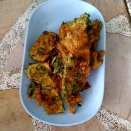 ไข่เจียวชะอมทอด