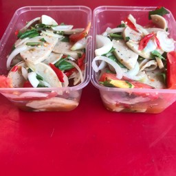 ไก่ยออย่างดี ใช้น้ำมะนาวคั้นสดจ้า