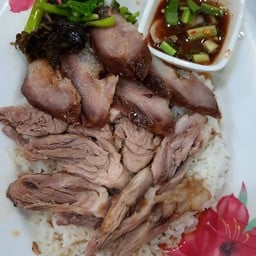ข้าวขาหมู+คอหมูย่าง