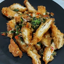 ข้าวกะเพราไก่กรอบ