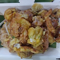 ผัดไทย+แหนมทอด