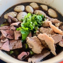 เกาเหลาหมูจัมโบ้