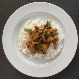 กะเพราคอหมูย่าง