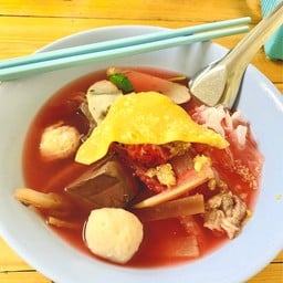 ก๋วยเตี๋ยวหมูแผ่น