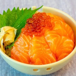 ข้าวหน้าแซลมอนอิคุระ